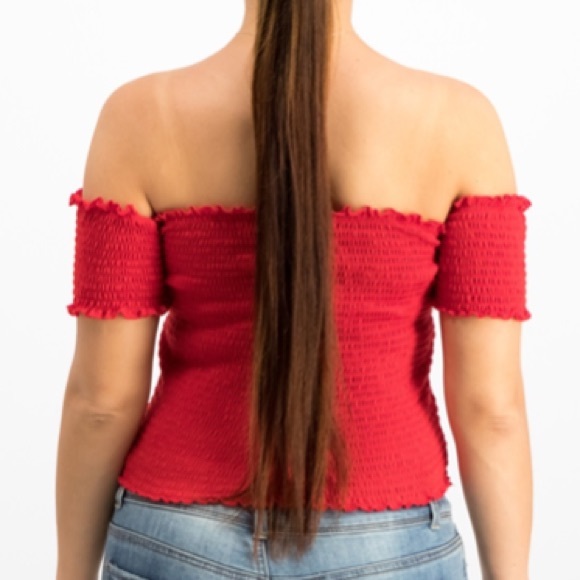 Red off shoulder crop top💋 - Picture 2 of 4